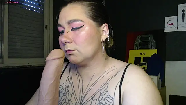 Snapshot of Enotika chatting on 09-18-25, 09:39 Enotika online show from 09-18-25, 09:39