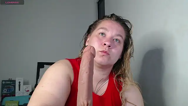 Snapshot of Enotika chatting on 11-18-25, 11:26 Enotika online show from 11-18-25, 11:26