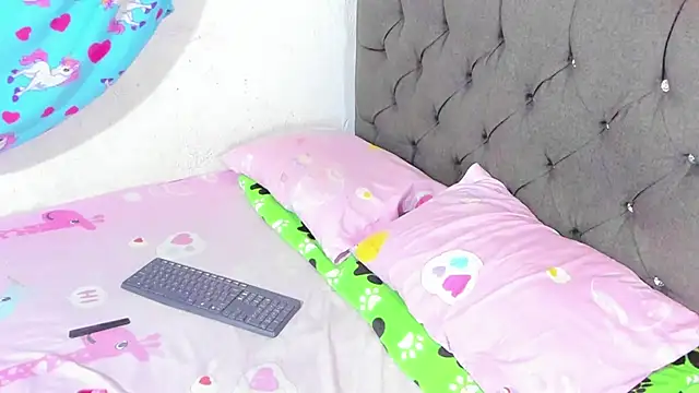 Snapshot of agelinasr chatting on 12-12-24, 04:59 agelinasr online show from 12-12-24, 04:59