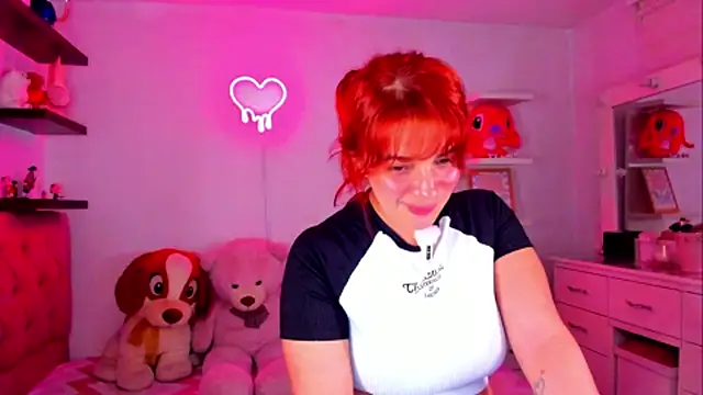 Snapshot of Vannessa__Shy chatting on 07-01-26, 01:51 Vannessa Shy online show from 07-01-26, 01:51