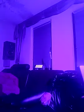 Snapshot of Crystalbitchx chatting on 01-03-25, 03:49 Crystalbitchx online show from 01-03-25, 03:49