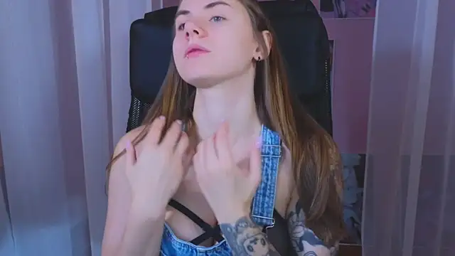 Snapshot of _AnnaStark_ chatting on 01-03-25, 08:22 AnnaStark online show from 01-03-25, 08:22