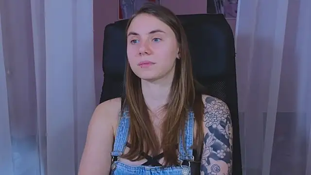 Snapshot of _AnnaStark_ chatting on 01-04-25, 02:25 AnnaStark online show from 01-04-25, 02:25