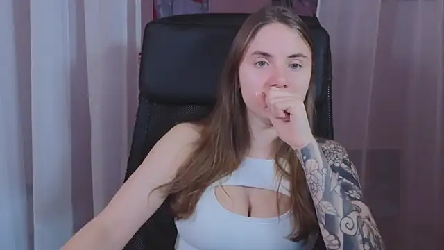 Snapshot of _AnnaStark_ chatting on 01-05-25, 08:52 AnnaStark online show from 01-05-25, 08:52