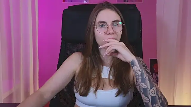 Snapshot of _AnnaStark_ chatting on 01-15-25, 08:26 AnnaStark online show from 01-15-25, 08:26