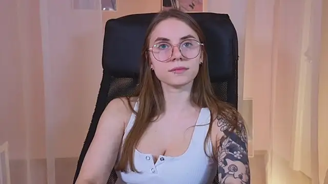 Snapshot of _AnnaStark_ chatting on 01-23-25, 11:36 AnnaStark online show from 01-23-25, 11:36