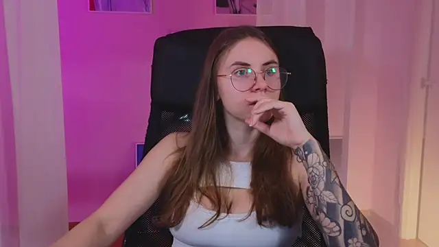 Snapshot of _AnnaStark_ chatting on 01-30-25, 08:31 AnnaStark online show from 01-30-25, 08:31