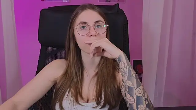 Snapshot of _AnnaStark_ chatting on 02-02-25, 08:41 AnnaStark online show from 02-02-25, 08:41