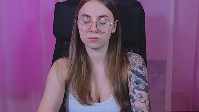 Snapshot of _AnnaStark_ chatting on 02-02-25, 11:53 AnnaStark online show from 02-02-25, 11:53