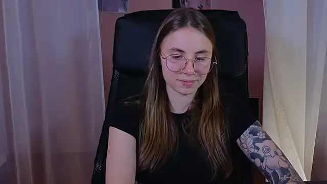 Snapshot of _AnnaStark_ chatting on 02-20-25, 08:36 AnnaStark online show from 02-20-25, 08:36