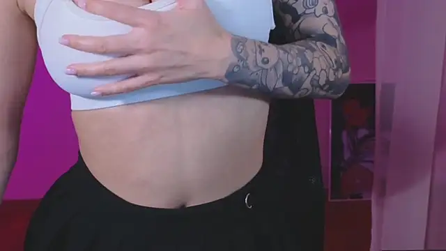 Snapshot of _AnnaStark_ chatting on 02-23-25, 02:40 AnnaStark online show from 02-23-25, 02:40