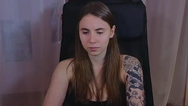 Snapshot of _AnnaStark_ chatting on 02-28-25, 08:28 AnnaStark online show from 02-28-25, 08:28