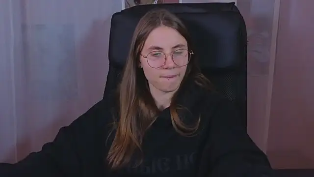 Snapshot of _AnnaStark_ chatting on 03-06-25, 03:24 AnnaStark online show from 03-06-25, 03:24