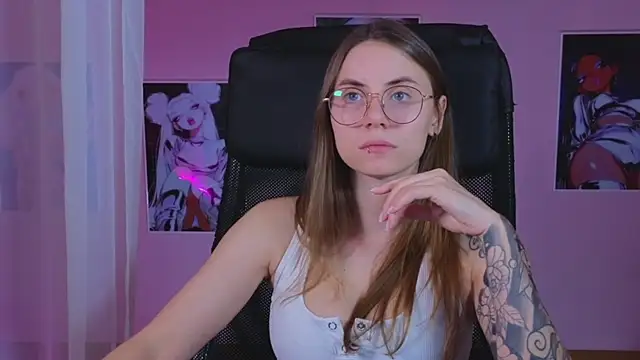 Snapshot of _AnnaStark_ chatting on 03-07-25, 08:11 AnnaStark online show from 03-07-25, 08:11