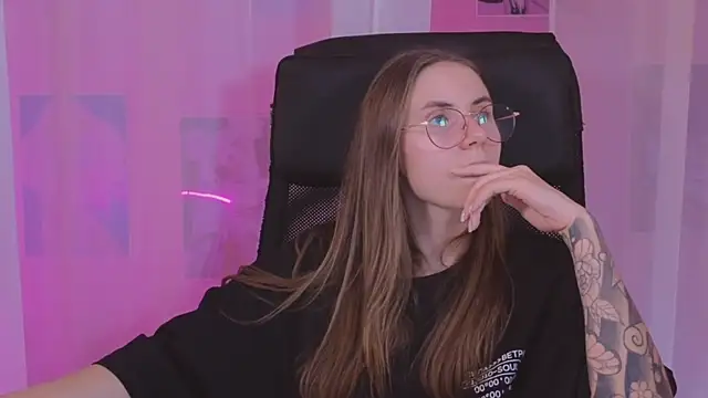 Snapshot of _AnnaStark_ chatting on 03-09-25, 04:16 AnnaStark online show from 03-09-25, 04:16