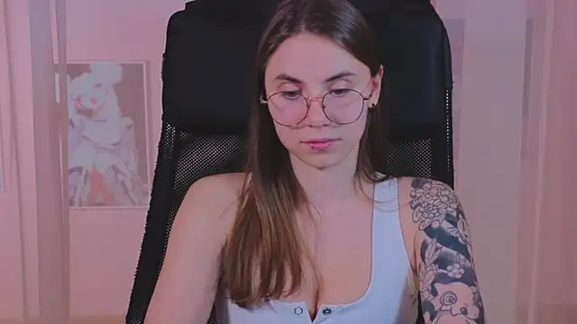 Snapshot of _AnnaStark_ chatting on 03-22-25, 02:37 AnnaStark online show from 03-22-25, 02:37