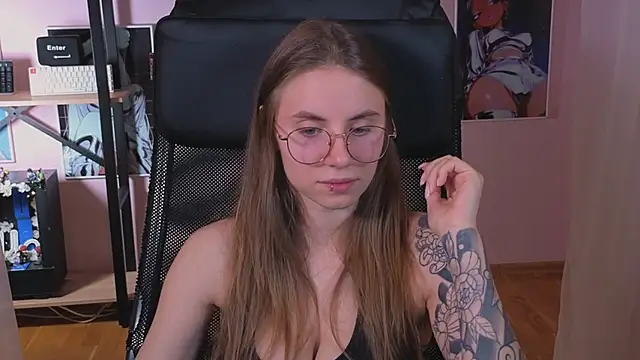 Snapshot of _AnnaStark_ chatting on 09-10-25, 08:09 AnnaStark online show from 09-10-25, 08:09