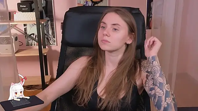 Snapshot of _AnnaStark_ chatting on 09-26-25, 08:35 AnnaStark online show from 09-26-25, 08:35