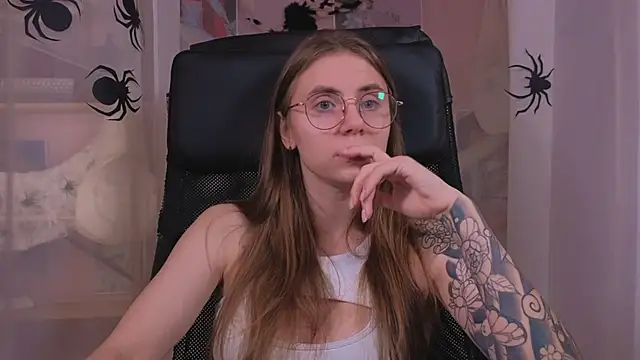 Snapshot of _AnnaStark_ chatting on 11-01-25, 08:11 AnnaStark online show from 11-01-25, 08:11