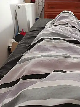 Snapshot of Zozo073 chatting on 10-29-25, 10:17 Zozo073 online show from 10-29-25, 10:17