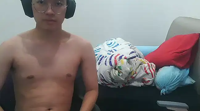 Snapshot of DecisiveFreedom chatting on 12-14-24, 07:40 DecisiveFreedom online show from 12-14-24, 07:40