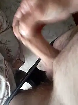 Snapshot of Alex_7422 chatting on 09-11-25, 01:44 Alex 7422 online show from 09-11-25, 01:44