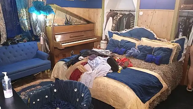 VanessaDoyle online show from 01-06-26, 08:01