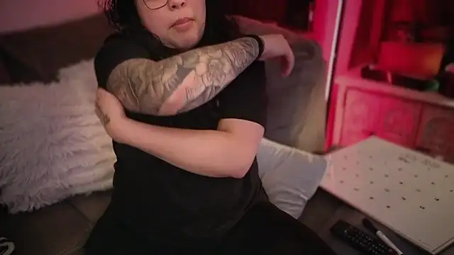 Snapshot of drizzypeach602 chatting on 07-01-26, 04:25 drizzypeach602 online show from 07-01-26, 04:25