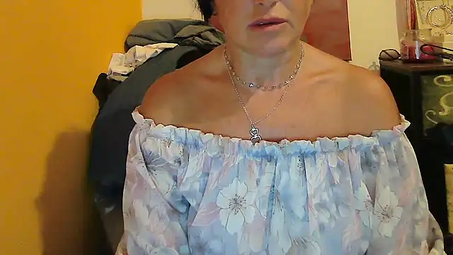 Snapshot of Althea_Love chatting on 09-25-25, 09:40 Althea Love online show from 09-25-25, 09:40