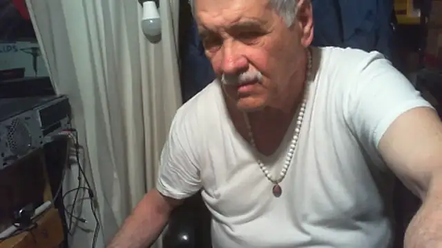 Snapshot of nonnomaturobisex chatting on 05-19-26, 08:31 nonnomaturobisex online show from 05-19-26, 08:31