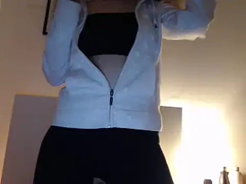 Snapshot of ocean_eyess_ chatting on 11-30-25, 06:56 ocean eyess online show from 11-30-25, 06:56