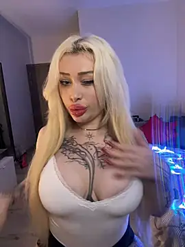 Snapshot of JennaLinn chatting on 05-01-26, 12:26 JennaLinn online show from 05-01-26, 12:26
