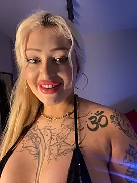 Snapshot of JennaLinn chatting on 06-14-26, 06:21 JennaLinn online show from 06-14-26, 06:21