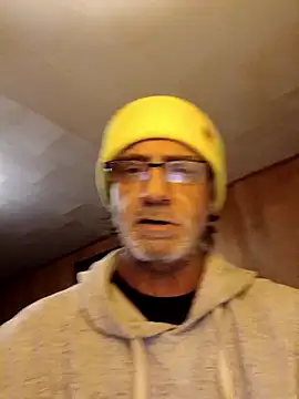 Snapshot of OralDesires2 chatting on 12-16-25, 10:48 OralDesires2 online show from 12-16-25, 10:48