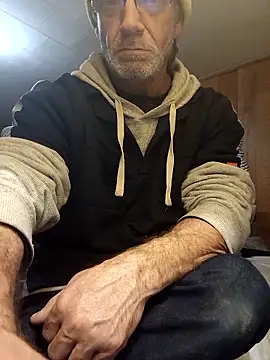 Snapshot of OralDesires2 chatting on 12-17-25, 11:00 OralDesires2 online show from 12-17-25, 11:00