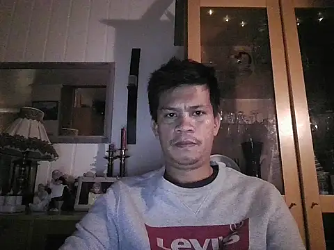 Snapshot of SweetasianHugoxxx chatting on 11-10-25, 01:59 SweetasianHugoxxx online show from 11-10-25, 01:59