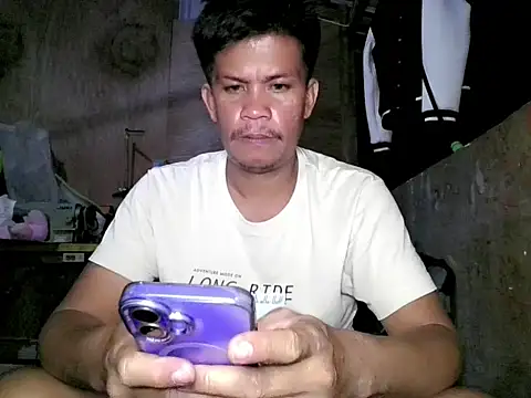 Snapshot of SweetasianHugoxxx chatting on 04-13-26, 03:17 SweetasianHugoxxx online show from 04-13-26, 03:17