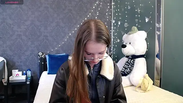 KateJonson online show from 03-18-26, 01:14