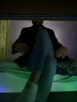 Snapshot of HouseOfCums chatting on 10-04-25, 12:52 HouseOfCums online show from 10-04-25, 12:52