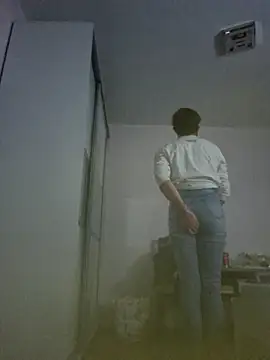 Snapshot of HouseOfCums chatting on 11-08-25, 03:50 HouseOfCums online show from 11-08-25, 03:50