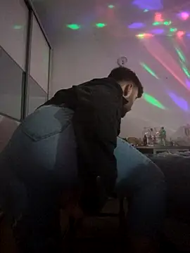 Snapshot of HouseOfCums chatting on 11-16-25, 05:24 HouseOfCums online show from 11-16-25, 05:24