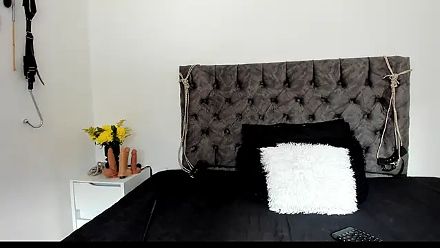 sweet  wild online show from 09-30-25, 08:25