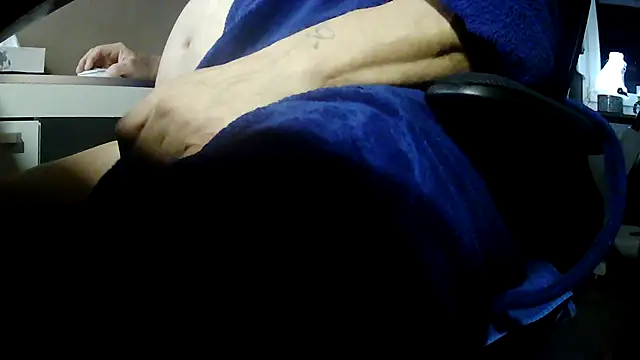 Snapshot of suedel65 chatting on 12-20-25, 04:19 suedel65 online show from 12-20-25, 04:19