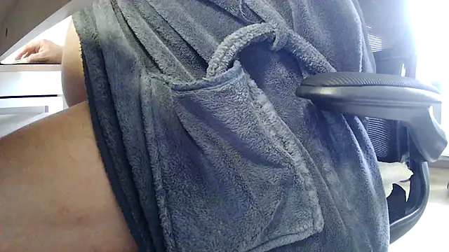 Snapshot of suedel65 chatting on 01-06-26, 10:41 suedel65 online show from 01-06-26, 10:41