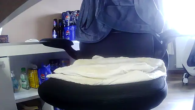 Snapshot of suedel65 chatting on 02-05-26, 02:33 suedel65 online show from 02-05-26, 02:33