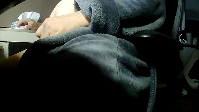 Snapshot of suedel65 chatting on 03-12-26, 04:29 suedel65 online show from 03-12-26, 04:29