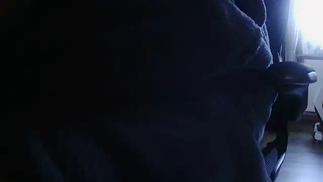 suedel65 online show from 06-11-26, 03:59