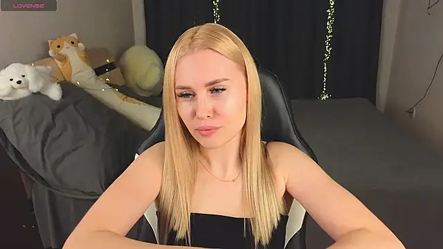 Snapshot of Alenca_hot_sex chatting on 02-14-25, 05:14 Alenca hot sex online show from 02-14-25, 05:14