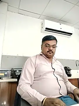 Snapshot of Desi_Londa_143 chatting on 01-13-26, 08:52 Desi Londa 143 online show from 01-13-26, 08:52