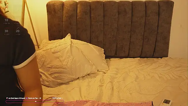 bunnycuteshy online show from 09-08-25, 04:06